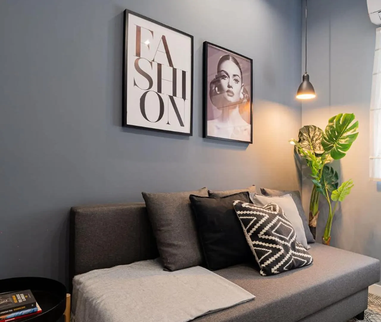 Chic Black & White 2Br Retreat On Dambovitei Bucharest 0*,  Romania
